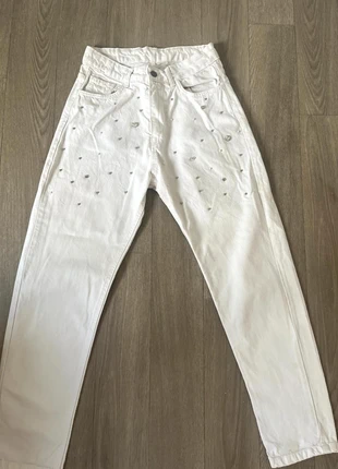 Jean droit blanc, état: Bon état, taille: M / 38 / 10, 15,00 €, 16,45 € Protection acheteurs incluse