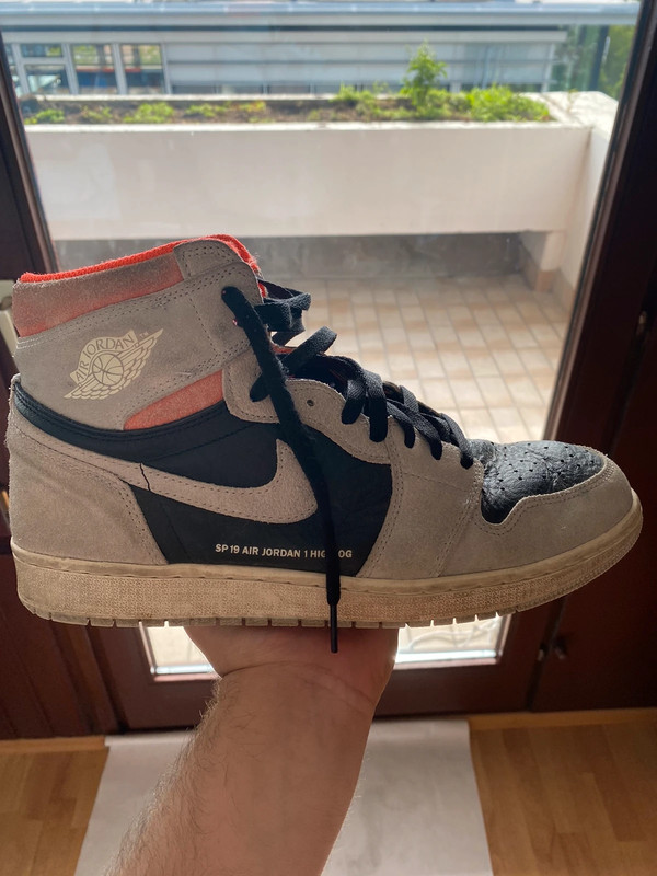 Crimson jordan 1 shop