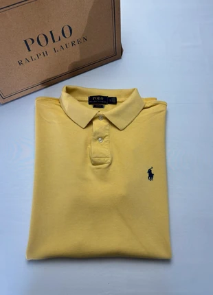 Polo Ralph Lauren Jaune L Homme - Logo Bleu Marine - Taches Visibles au Dos, merk: Ralph Lauren, staat: Heel goed, maat: L, € 17,00, € 18,55 inclusief Kopersbescherming Pro