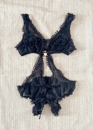 Black lingerie with lace and mesh | Body noir en dentelle et froufrou, marque: Vintage, état: Très bon état, 8,00 €, 9,10 € Protection acheteurs (Pro) incluse