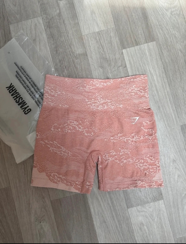 Short de sport rose Gymshark 4