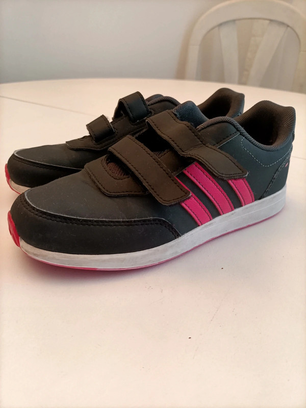 Tênis Adidas 1