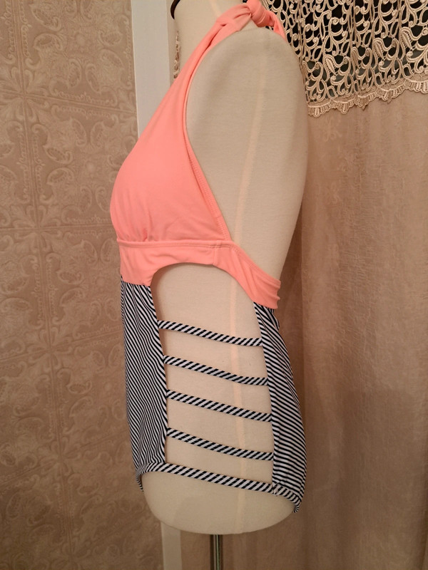 Black white and peach colored one piece bathing suit swimsuit size XL 4