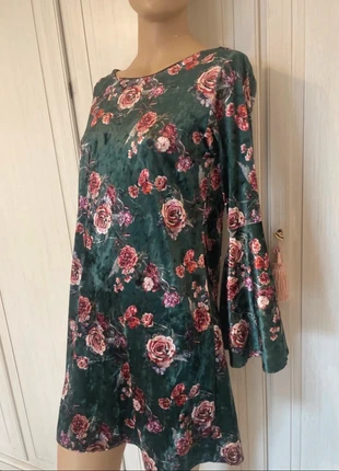 Vestitino elegante fiorato, marque: F&H, état: Très bon état, taille: M / 38 / 10, 10,00 €, 11,20 € Protection acheteurs incluse