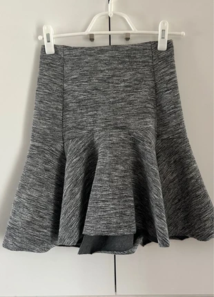 Falda mini de Stradivarius c/vuelo en gris jaspeado, marque: Stradivarius, état: Très bon état, taille: S / 36 / 8, 12,99 €, 14,34 € Protection acheteurs incluse