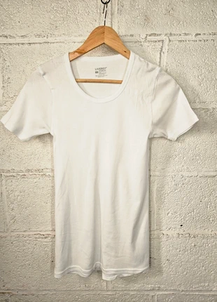 T shirt, merk: Livergy, staat: Goed, maat: S, € 1,00, € 1,75 inclusief Kopersbescherming