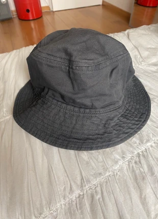 bob gris , brand: BoB, condition: Satisfactory, size: One size, €5.00, €5.95 includes Buyer Protection