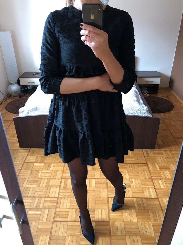 Zara czarna rozkloszowana sukienka mocno rozszerzana falbanki - Vinted