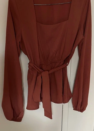 Blouse à col carré ceinturée, merk: Shein, staat: Nieuw zonder prijskaartje, maat: XS / 34 / 6, € 5,00, € 5,95 inclusief Kopersbescherming