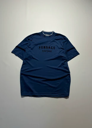 Versace Jeans Couture Navy Blue Velvet Logo T-Shirt, merk: Versace Jeans Couture, staat: Heel goed, maat: L, € 35,00, € 37,45 inclusief Kopersbescherming