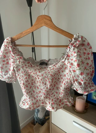 top col carré manches bouffantes à fleures, condition: Good, size: M / 38 / 10, €4.00, €4.90 includes Buyer Protection