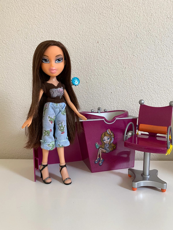Bratz barbie stylin' salon n spa bundle with Dana doll pop poupee