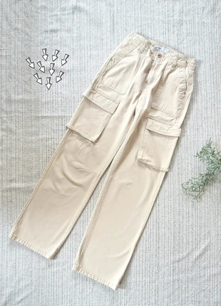 Bershka medium rise cargo broek, maat 34, merk: Bershka, staat: Goed, maat: XS / 34 / 6, € 4,00, € 4,90 inclusief Kopersbescherming