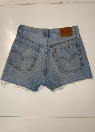 Short Levi’s 501, marque: Levi's, état: Très bon état, taille: S / 36 / 8, 15,00 €, 16,45 € Protection acheteurs incluse