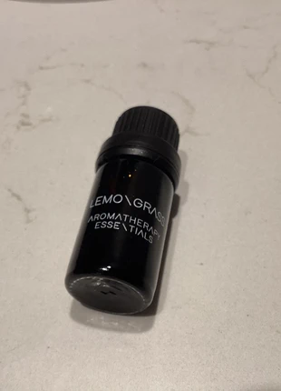 Essentiële olie Lemongrass, marca: RainPharma, estado: Novo com etiquetas, €10.00, €11.20 inclui Proteção do Comprador