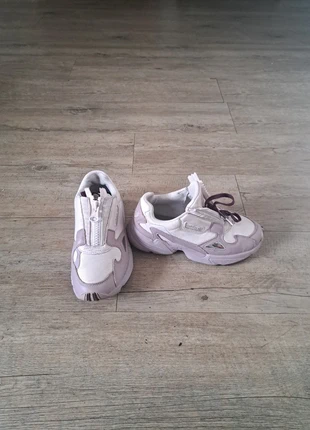 adidas Originals
Falcon ZIP - Violet, merk: adidas, staat: Heel goed, maat: 36.5, € 15,00, € 16,45 inclusief Kopersbescherming