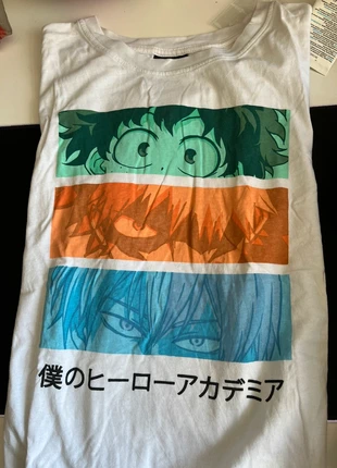 T-shirt My Hero Academia, brand: Uniqlo, condizioni: Discrete, taglia: S, €2.00, €2.80 include la Protezione acquisti