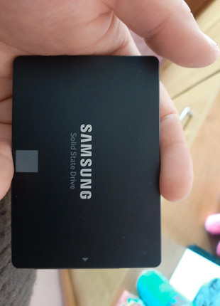 Obrázek k inzerátu: SSD Samsung 870 evo 1tb