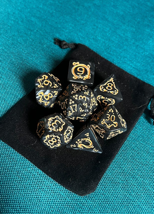 Set dadi D&D grigio antracite oro, marca: D&D, estado: Novo sem etiquetas, €7.00, €8.05 inclui Proteção do Comprador