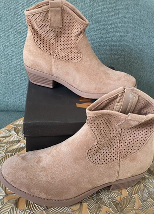 Bottines / daim / camel / Findlay / 40, marque: Findlay, état: Neuf avec étiquette, taille: 40, 25,00 €, 26,95 € Protection acheteurs (Pro) incluse