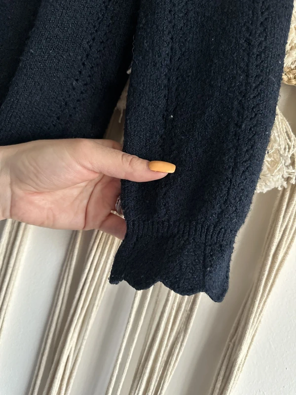 Pull bleu marine 8 ans - photo numéro 2