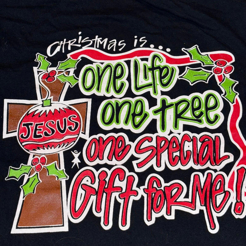 Women’s Medium Christmas Tshirt 4