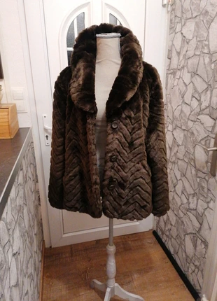 Manteau fausse fourrure taille 42 vintage marron, marque: Vintage, état: Très bon état, taille: XL / 42 / 14, 13,00 €, 14,35 € Protection acheteurs incluse