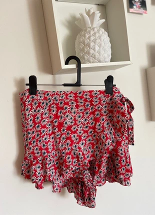 Falda pantalón skort estampado de flores talla, brand: Zara, condizioni: Ottime, taglia: L / IT 44 / EU 40, €8.00, €9.10 include la Protezione acquisti