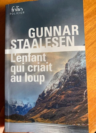 L’enfant qui criait au loup de Gunnar Staalesen, condition: New without tags, €2.00, €2.80 includes Buyer Protection
