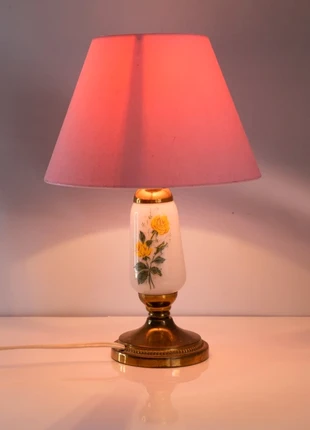 Lampe de chevet vintage en laiton et céramique, abat-jour rose, motif roses jaunes, zustand: Gut, 34,90 €, 37,35 € beinhaltet Vinted-Käuferschutz Pro