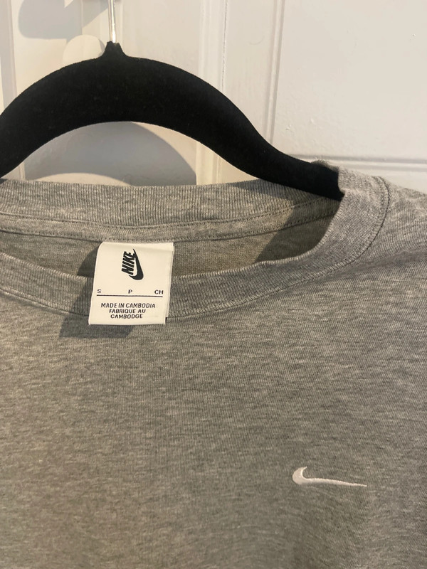 Nike Grey T-Shirt Small 2