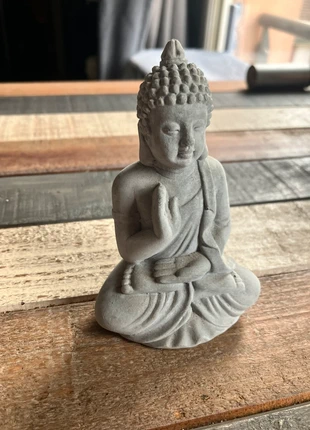 Petite statuette Bouddha en pierre gris clair – zen, méditation, décoration intérieure, état: Très bon état, 2,00 €, 2,80 € Protection acheteurs incluse