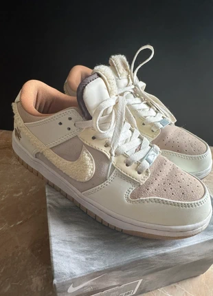 Sneakers/ scarpe Nike Dunk Low Teddy bicolore 🐇, marque: Nike, état: Neuf sans étiquette, taille: 40, 65,00 €, 68,95 € Protection acheteurs incluse