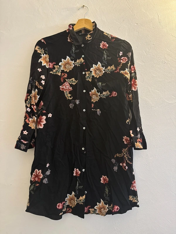 Chemises noir à fleurs tS