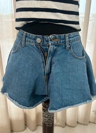 Shorts donna in denim /short en jean pour femme, marke: Chroy, zustand: Sehr gut, größe: S / 36 / 8, 8,00 €, 9,10 € inklusive Vinted-Käuferschutz