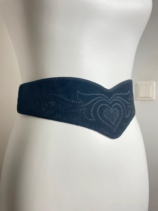 Vintage Ledergürtel Trachtengürtel mit Herzstickerei, 75 cm, bayerischer Dirndl-Gürtel