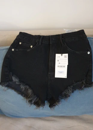 Short Zara noir, brand: Zara, condition: New with tags, size: S / 36 / 8, €5.00, €5.95 includes Buyer Protection