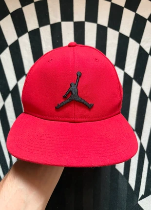 Cappellino rosso Jordan regolabile, marca: Jordan, estado: Muito bom, tamanho: Tamanho único, €10.00, €11.20 inclui Proteção do Comprador