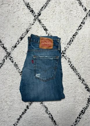 Jean Levi’s troué 511 W28 L32, brand: Levi's, condizioni: Ottime, taglia: IT 38 | W28, €16.00, €17.50 include la Protezione acquisti