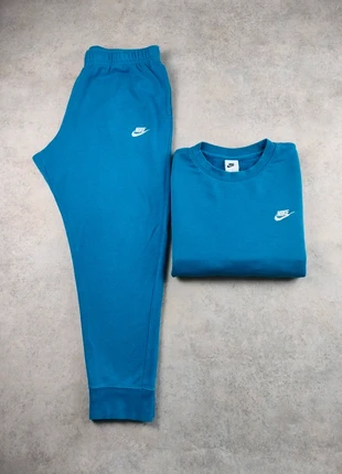 Ensemble pull ras le cou+jogging Nike club fleece logo brodé - haut XL et bas XL - bleu, marque: Nike, état: Très bon état, taille: XL, 55,00 €, 58,45 € Protection acheteurs incluse