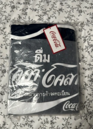 Celio & Coca-Cola partenariat Sweat à capuche bleu marine taille L neuf, brand: Coca-Cola, condizioni: Nuovo con cartellino, taglia: L, €20.00, €21.70 include la Protezione acquisti
