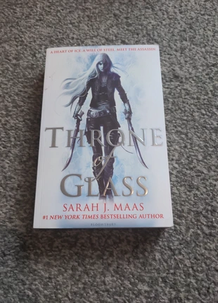 Throne of Glass Sarah Maas, condition: Very good, £10.00, £11.20 includes Buyer Protection
