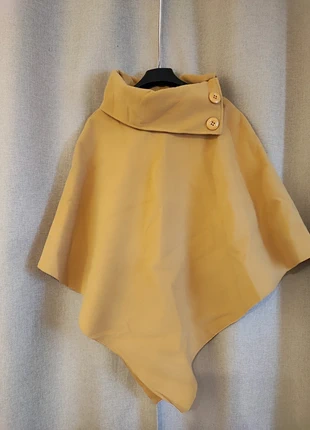 Poncho con cuello y botones. Capa con cuello., marque: Italia, état: Très bon état, taille: Taille unique, 10,00 €, 11,20 € Protection acheteurs incluse