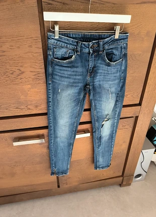 Jean skinny taille 36 femme Zara déchiré avec fermeture en bas de jambes, marca: Zara, estado: Bom, tamanho: S / 36 / 8, €5.00, €5.95 inclui Proteção do Comprador