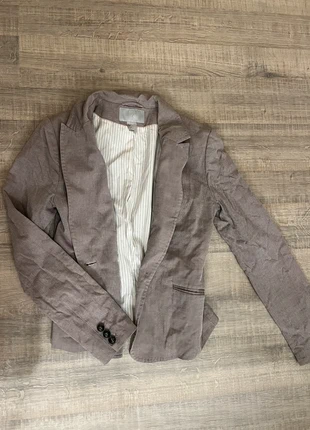 Stijlvolle taupe blazer van H&M – maat S, merk: H&M, staat: Heel goed, maat: S / 36 / 8, € 6,50, € 7,53 inclusief Kopersbescherming