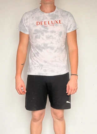 T-shirt gris avec écriture rouge Deeluxe, marque: Deeluxe, état: Très bon état, taille: M / 38 / 10, 3,00 €, 3,85 € Protection acheteurs incluse