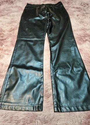 Pantalón polipiel negro No Inpost, brand: Next, condizioni: Ottime, taglia: L / IT 44 / EU 40, €3.00, €3.85 include la Protezione acquisti