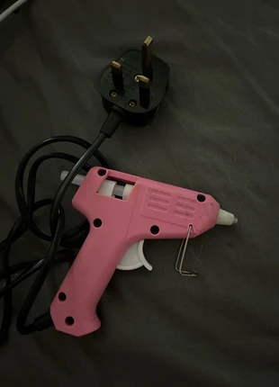 pink glue gun, brand: Pink, condition: Very good, £5.00, £5.95 includes Buyer Protection