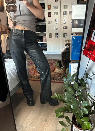 fake lederhose mit weitem bein 36, marque: Pimkie, état: Très bon état, taille: S / 36 / 8, 8,00 €, 9,10 € Protection acheteurs incluse