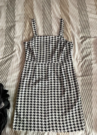 Robe motif pieds de poules, merk: Shein, staat: Heel goed, maat: M / 38 / 10, € 2,00, € 2,80 inclusief Kopersbescherming